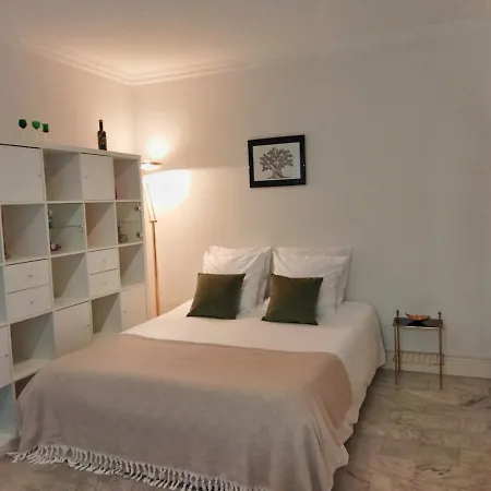 Apartamento Facing Monaco, Cosy Flat With Parc & Swimming Rocabruna
