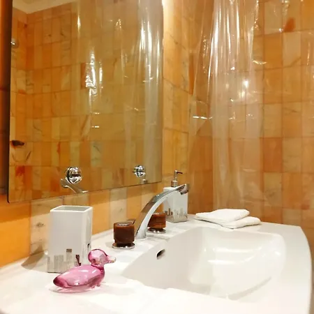 Appartement Facing Monaco, Cosy Flat With Parc & Swimming *